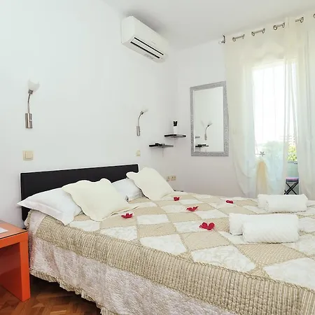 Old Town Ii Apartment