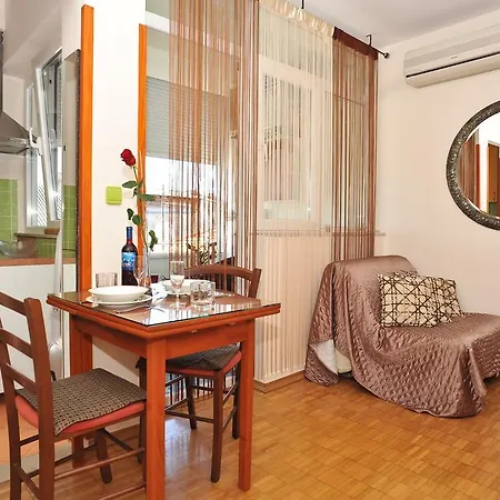Appartamento Old Town Ii *